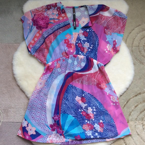 Tops - Renee c. Asian floral top, new, large
